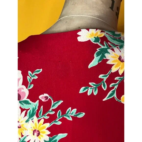 1996 RUNWAY. BETSEY JOHNSON Spring/Summer 1996 Cherry Red. 1940s Style. Floral R